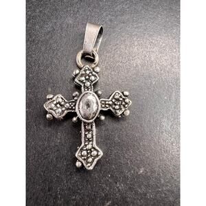 Vintage Sterling Silver Ornate Cross Pendant 4.27g